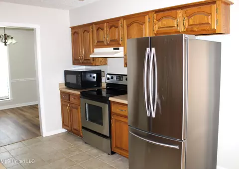 Kitchen - 6724 Persimmon Cv, Olive Branch, MS 38654 photo 1 of 2