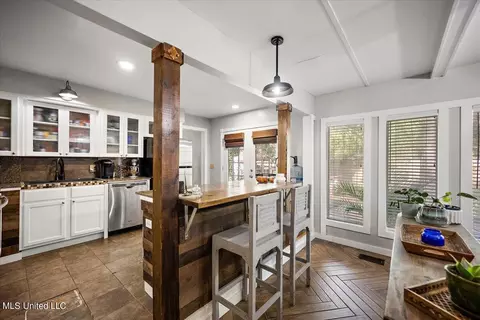 Kitchen - 5438 Pine Lane Dr, Jackson, MS 39211 photo 1 of 4