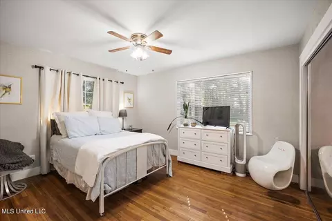 Bedroom - 5438 Pine Lane Dr, Jackson, MS 39211 photo 4 of 4