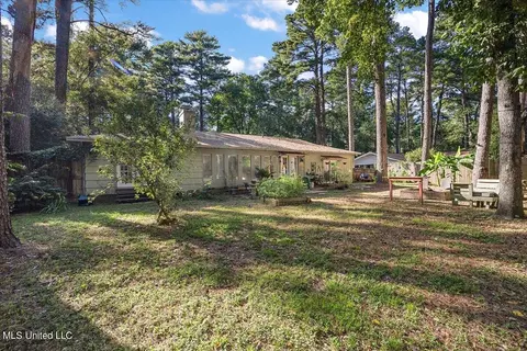Exterior - 5438 Pine Lane Dr, Jackson, MS 39211 photo 8 of 8