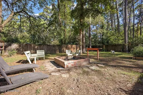 Exterior - 5438 Pine Lane Dr, Jackson, MS 39211 photo 2 of 8