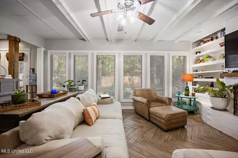 Living - 5438 Pine Lane Dr, Jackson, MS 39211 photo 1 of 4