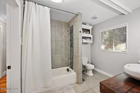 Bath - 5438 Pine Lane Dr, Jackson, MS 39211 photo 2 of 6
