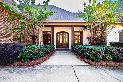 400 Pembrooke Dr, Madison, MS 39110