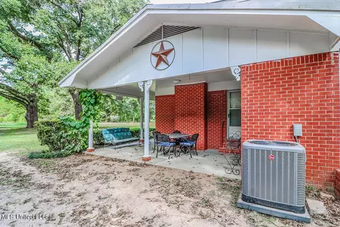 Exterior - 179 Ida Miller Rd, Lucedale, MS 39452 photo 3 of 10