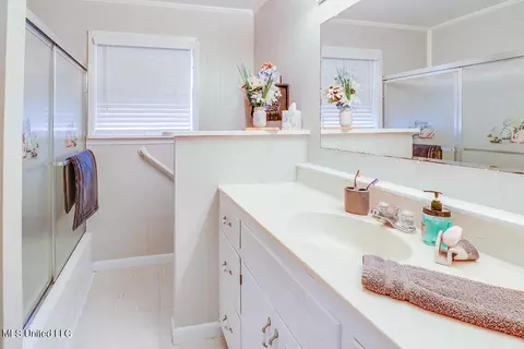 Bath - 179 Ida Miller Rd, Lucedale, MS 39452 photo 1 of 2
