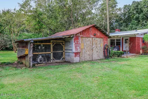 Exterior - 179 Ida Miller Rd, Lucedale, MS 39452 photo 5 of 10