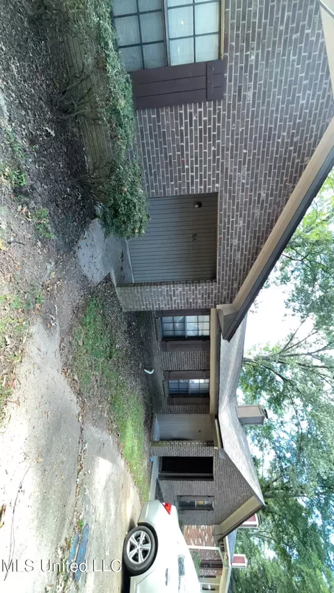5 Vernon Ln, Jackson, MS 39204 photo 1