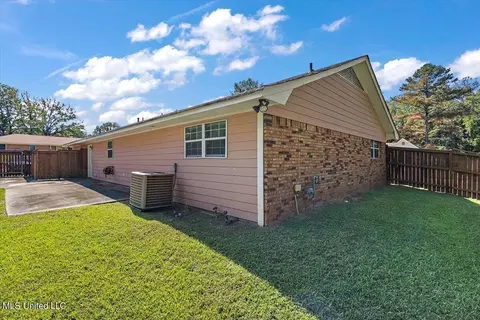Exterior - 5384 Brookhollow Dr, Jackson, MS 39212 photo 7 of 7