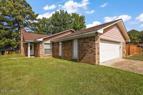 Exterior - 5384 Brookhollow Dr, Jackson, MS 39212 photo 2 of 7