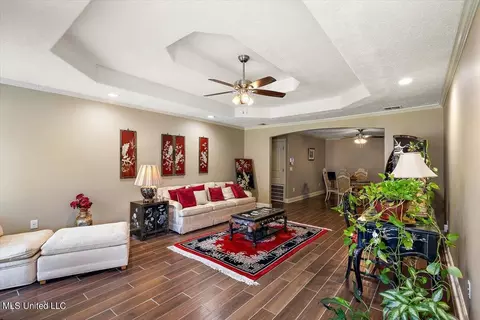 Living - 5384 Brookhollow Dr, Jackson, MS 39212 photo 2 of 2