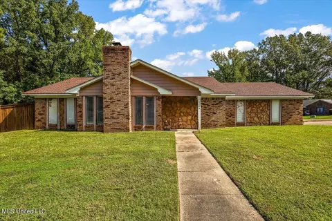 5384 Brookhollow Dr, Jackson, MS 39212