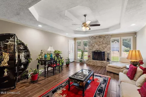 Living - 5384 Brookhollow Dr, Jackson, MS 39212 photo 1 of 2