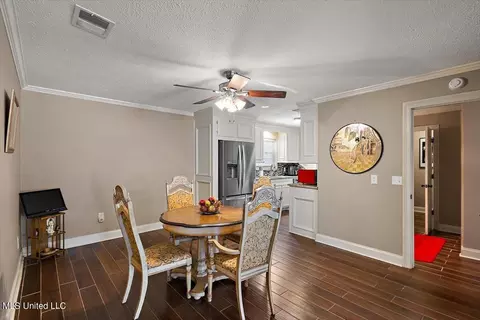 Dining - 5384 Brookhollow Dr, Jackson, MS 39212 photo 2 of 2