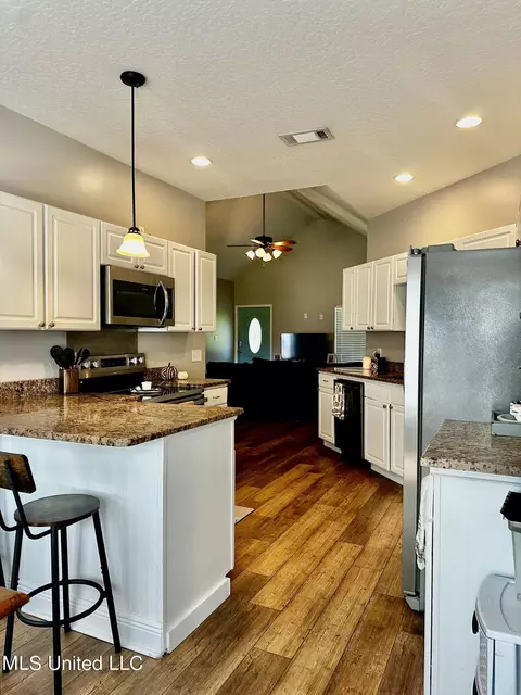7301 Big Point Rd, Moss Point, MS 39562 photo 8