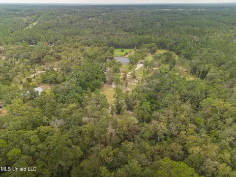 129 Morrison Dr, Lucedale, MS 39452 photo 6