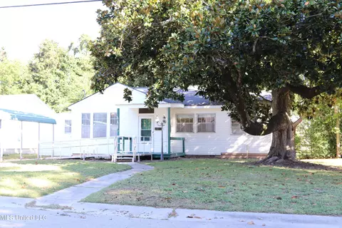 1614 Hollywood Blvd, Biloxi, MS 39531