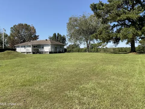 Exterior - 845 Fulmer Rd, Como, MS 38619 photo 4 of 5