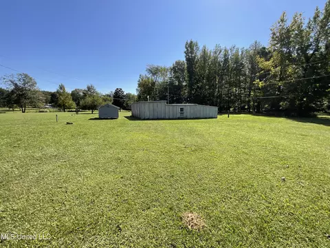 Exterior - 845 Fulmer Rd, Como, MS 38619 photo 3 of 5