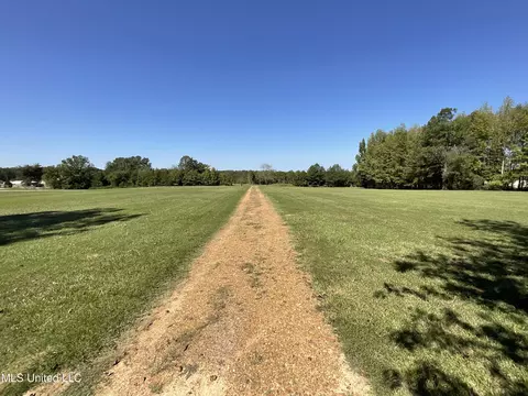 Entry Way - 845 Fulmer Rd, Como, MS 38619 photo 1 of 1