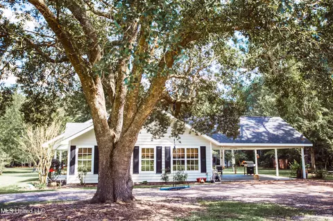 14242 Gulf Haven Rd, Gulfport, MS 39503