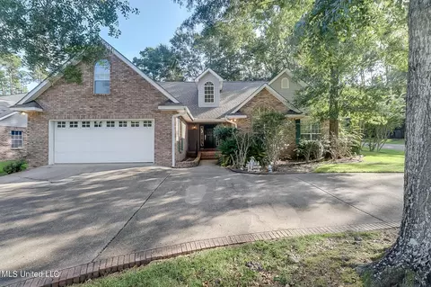 84122 Bayou Dr, Diamondhead, MS 39525
