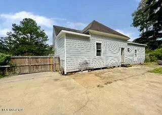 1102 N Jackson St, Brookhaven, MS 39601 photo 3