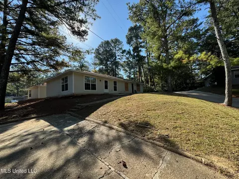 239-241 Lawrence Rd, Jackson, MS 39206 photo 2