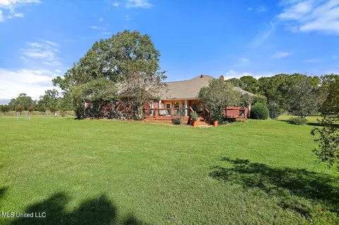 Exterior - 117 Hall Dr, Brandon, MS 39042 photo 10 of 14