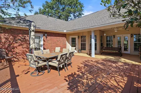 Exterior - 117 Hall Dr, Brandon, MS 39042 photo 11 of 14