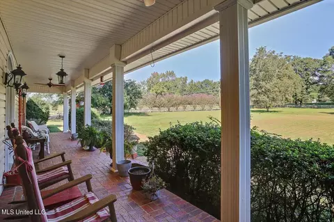 Exterior - 117 Hall Dr, Brandon, MS 39042 photo 6 of 14