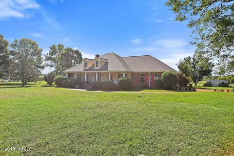 Exterior - 117 Hall Dr, Brandon, MS 39042 photo 3 of 14