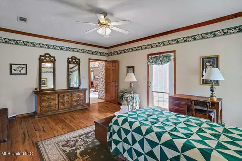 Bedroom - 117 Hall Dr, Brandon, MS 39042 photo 2 of 4