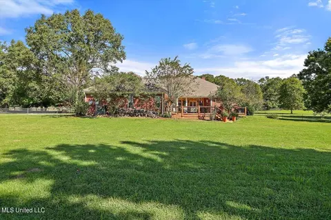 Exterior - 117 Hall Dr, Brandon, MS 39042 photo 8 of 14
