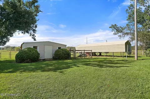 Exterior - 117 Hall Dr, Brandon, MS 39042 photo 7 of 14
