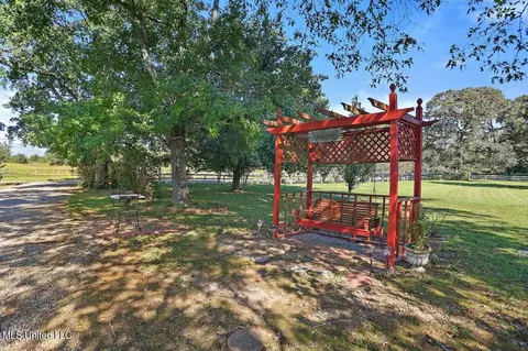 Exterior - 117 Hall Dr, Brandon, MS 39042 photo 4 of 14