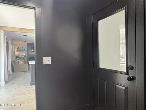 Entry Way - 3702 Union Rd, Sardis, MS 38666 photo 4 of 13