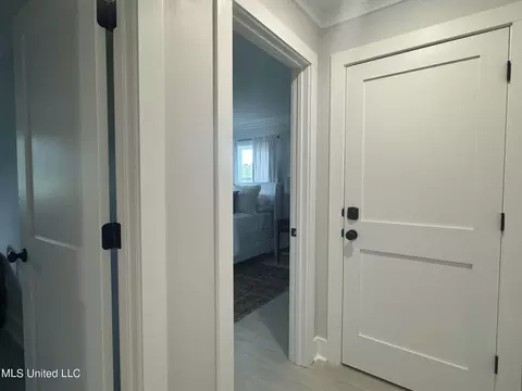 Entry Way - 3702 Union Rd, Sardis, MS 38666 photo 10 of 13