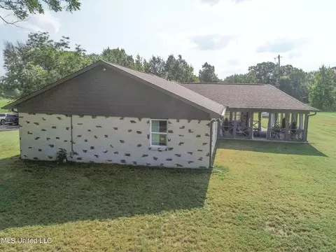 Exterior - 3702 Union Rd, Sardis, MS 38666 photo 8 of 32