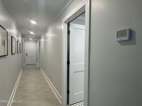 Entry Way - 3702 Union Rd, Sardis, MS 38666 photo 7 of 13