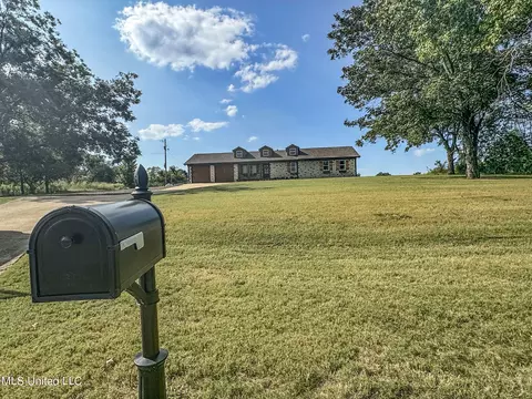 Exterior - 3702 Union Rd, Sardis, MS 38666 photo 14 of 32
