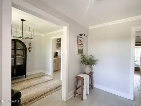 Entry Way - 3702 Union Rd, Sardis, MS 38666 photo 3 of 13