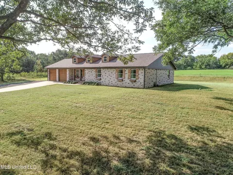 Exterior - 3702 Union Rd, Sardis, MS 38666 photo 3 of 32