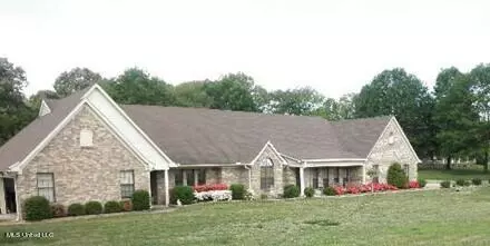 155 W Foxwood Cir, Hernando, MS 38632 photo 1
