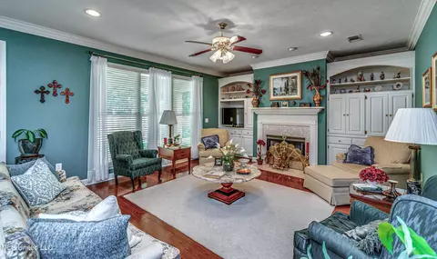 Living - 248 Terrace Dr, Brandon, MS 39042 photo 2 of 4
