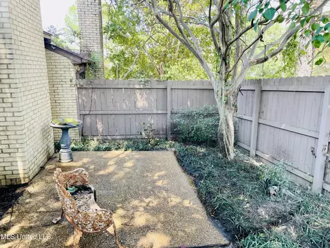 Exterior - 16 Park Crest Pl, Jackson, MS 39211 photo 4 of 4