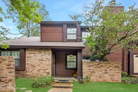 36 W Cascades Cir, Clinton, MS 39056