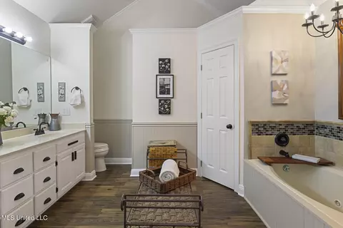 Bath - 406 Hemlock Dr, Flowood, MS 39232 photo 1 of 5