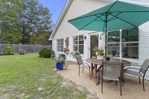 Exterior - 406 Hemlock Dr, Flowood, MS 39232 photo 10 of 11