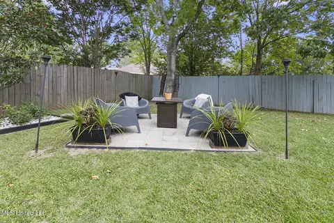 Exterior - 406 Hemlock Dr, Flowood, MS 39232 photo 9 of 11